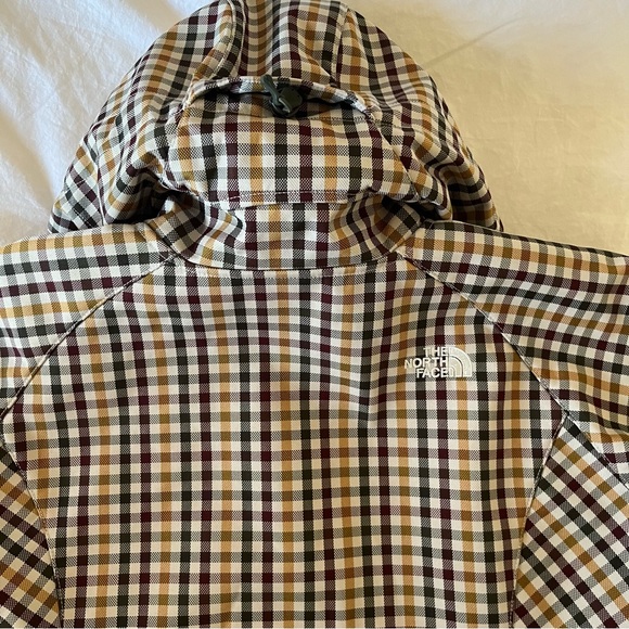 The North Face Apex Tech Women’s Jacket in White and Other Brown-based Colours - Picture 5 of 8